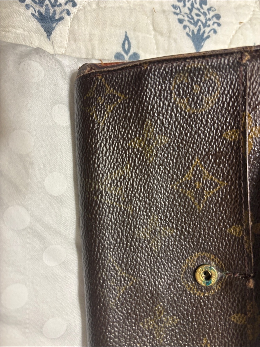 Louis Vuitton Brown Monogram Men's Wallet with Gold Hardware - Picture 4 of 7